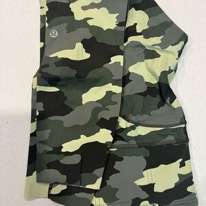 Lululemon camo leggings size 8